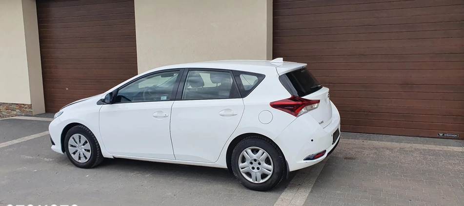 Toyota Auris cena 25900 przebieg: 270000, rok produkcji 2017 z Nowe Warpno małe 56